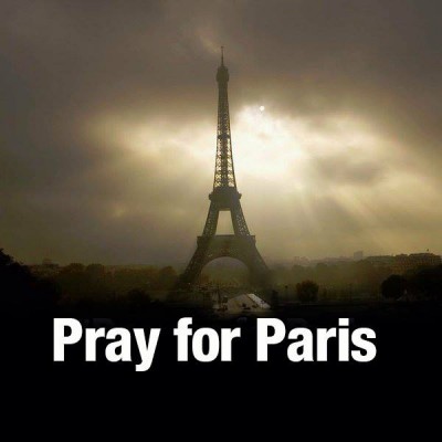 Massiv terror attack i Paris med militära förtecken
